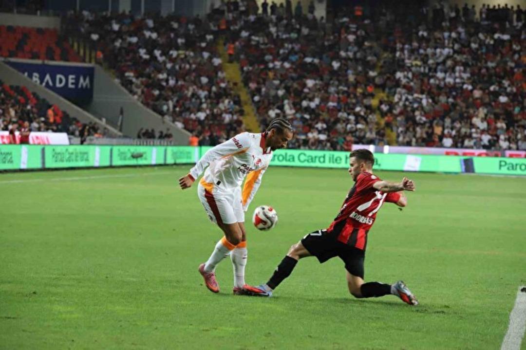 Leroy Sane Gaziantep FK maçında gördüklerine inanamadı! Maç sonrası soyunma odasında esti gürledi 2