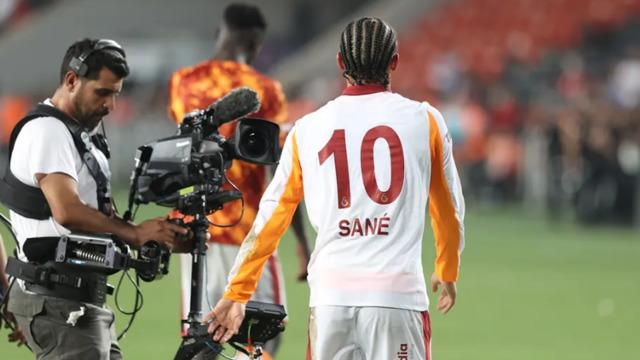 Leroy Sane Gaziantep FK maçında gördüklerine inanamadı! Maç sonrası soyunma odasında esti gürledi