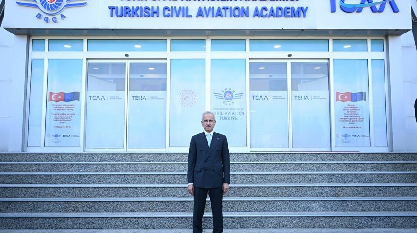 Pilot lisansı sınavlarında yeni dönem! Bakan Uraloğlu duyurdu: 15 Ağustos'ta başlıyor