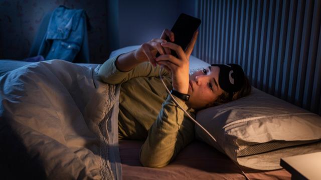 Gece dinlenmiyorsan beynin çöplerle dolu kalıyor: Glimfatik sistemi etkiliyor uyarısı! Beyin temizliği için 5 altın kural... 