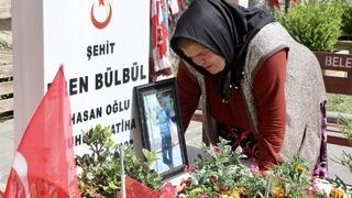 Şehit Eren Bülbül'ün annesi: Evlat kokusuna doyamadım