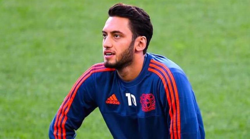 Manchester United Hakan Çalhanoğlu'na talip