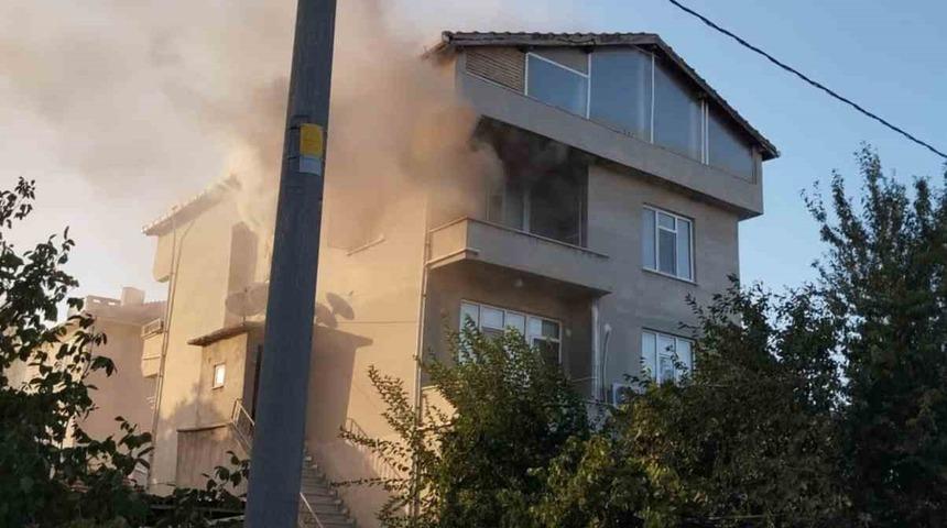 Tekirdağ’da apartman dairesinde yangın