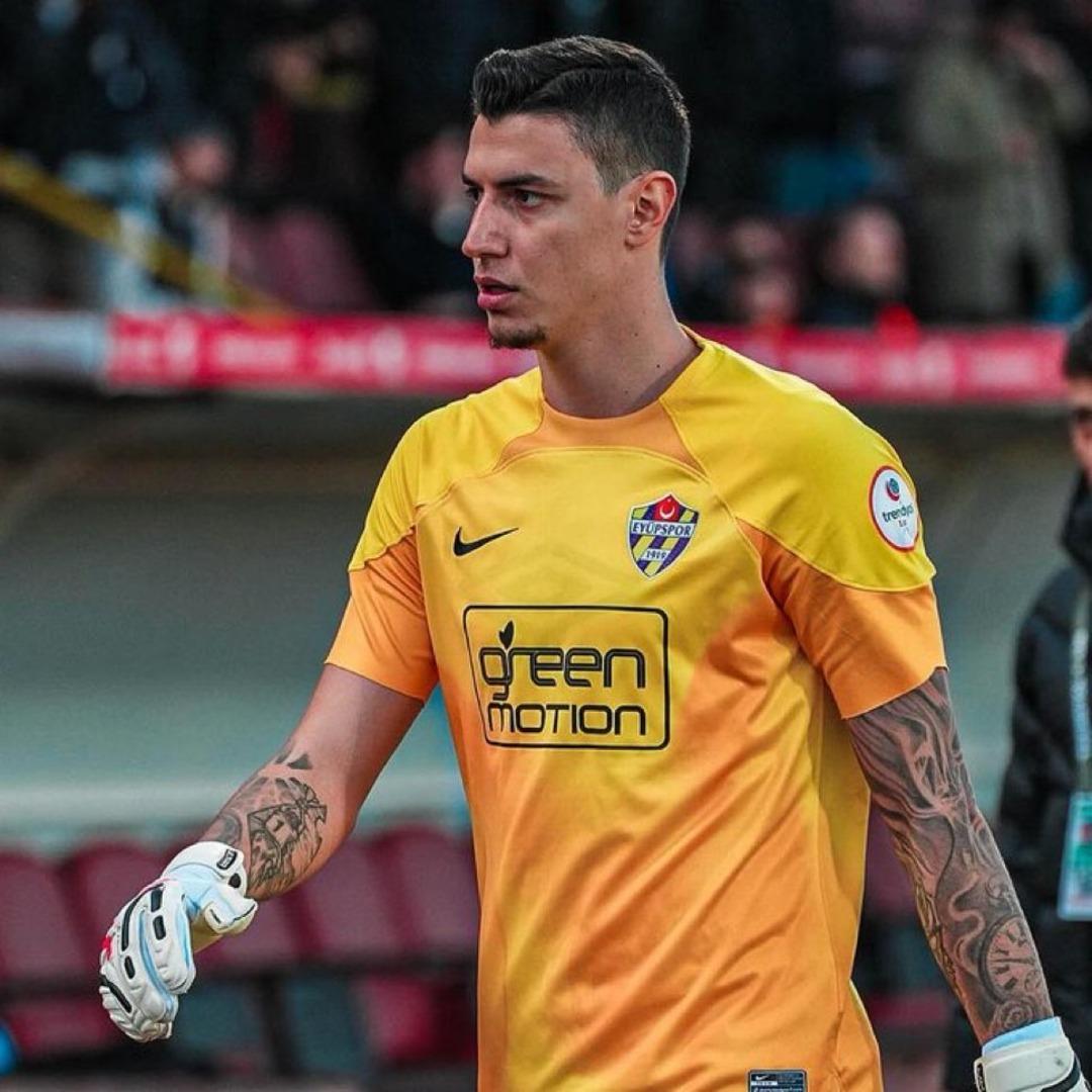 Fransız ekibi Lille Eyüpspor dan Berke Özer için resmen görüşmelere başladı! Yıldız isim Galatasaray ın da listesindeydi... 2