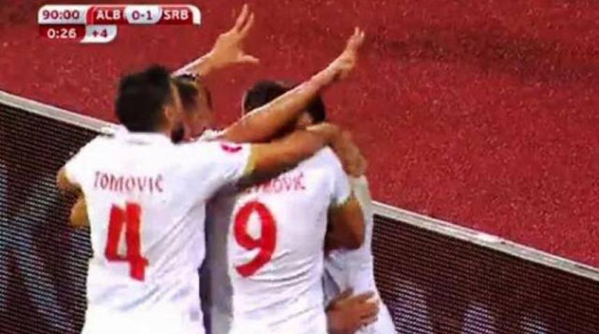 Beşiktaşlı Tosic &Ccedil;etnik selamı verdi, ortalık karıştı