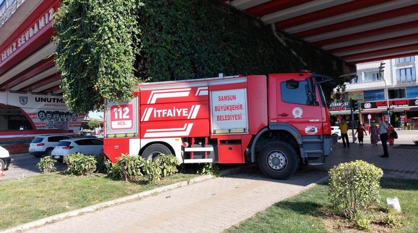 Samsun'da itfaiye aracı kaza yaptı: 2'si itfaiyeci 3 yaralı