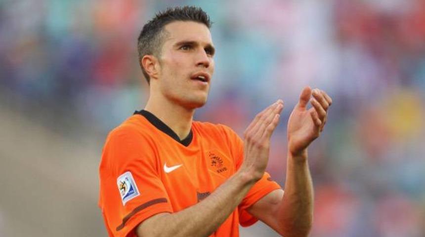 Robin van Persie bırakabilir!
