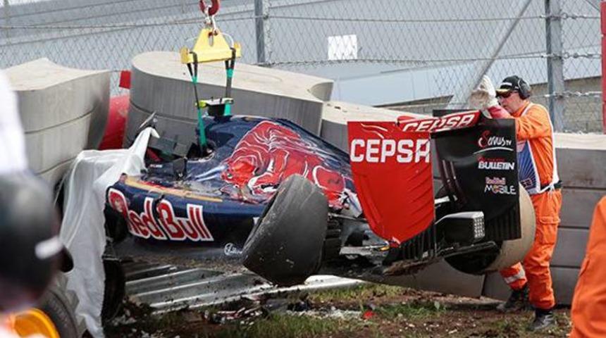 Formula 1'de feci kaza!