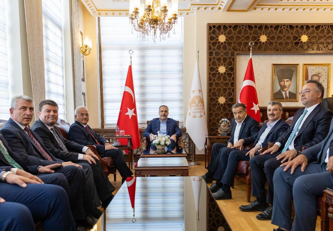 Contactos críticos del ministro de Asuntos Exteriores, Hakan Fidan