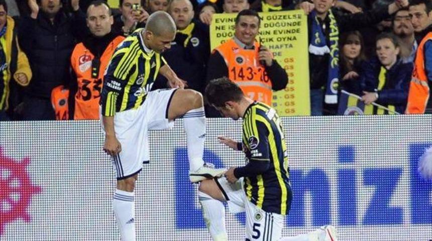 Emre Bel&ouml;zoğlu'ndan Alex'e şike g&ouml;ndermesi