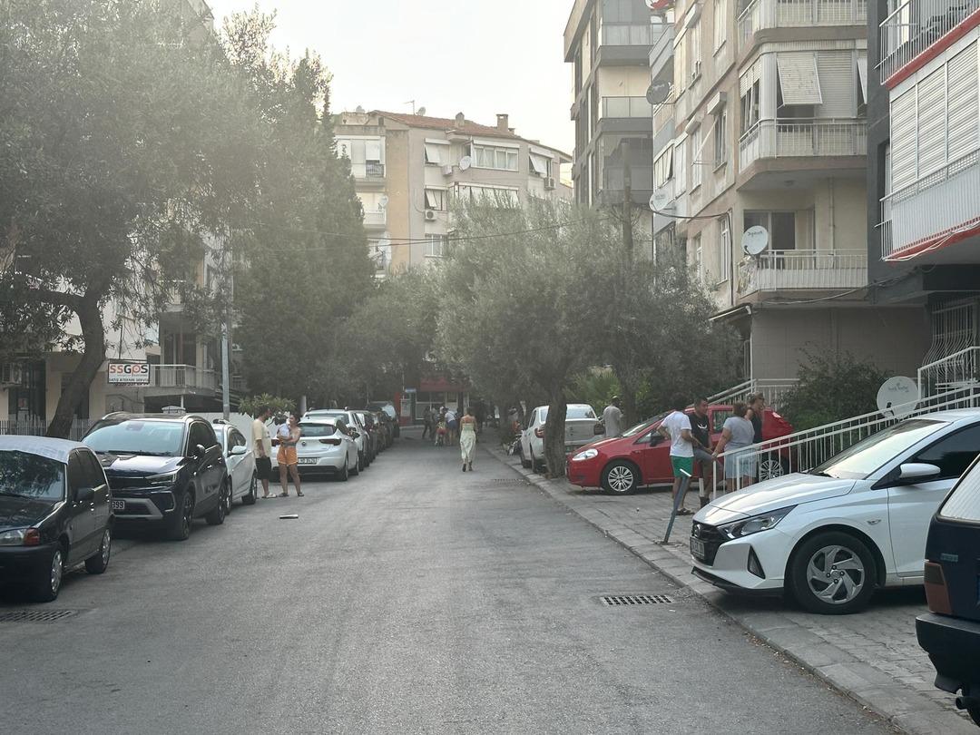 SON DAKİKA | Balıkesir de art arda depremler... 6.1 sallantı sonrası görüntüler geldi! Belediye Başkanı açıkladı: 1 kişi hayatını kaybetti 1