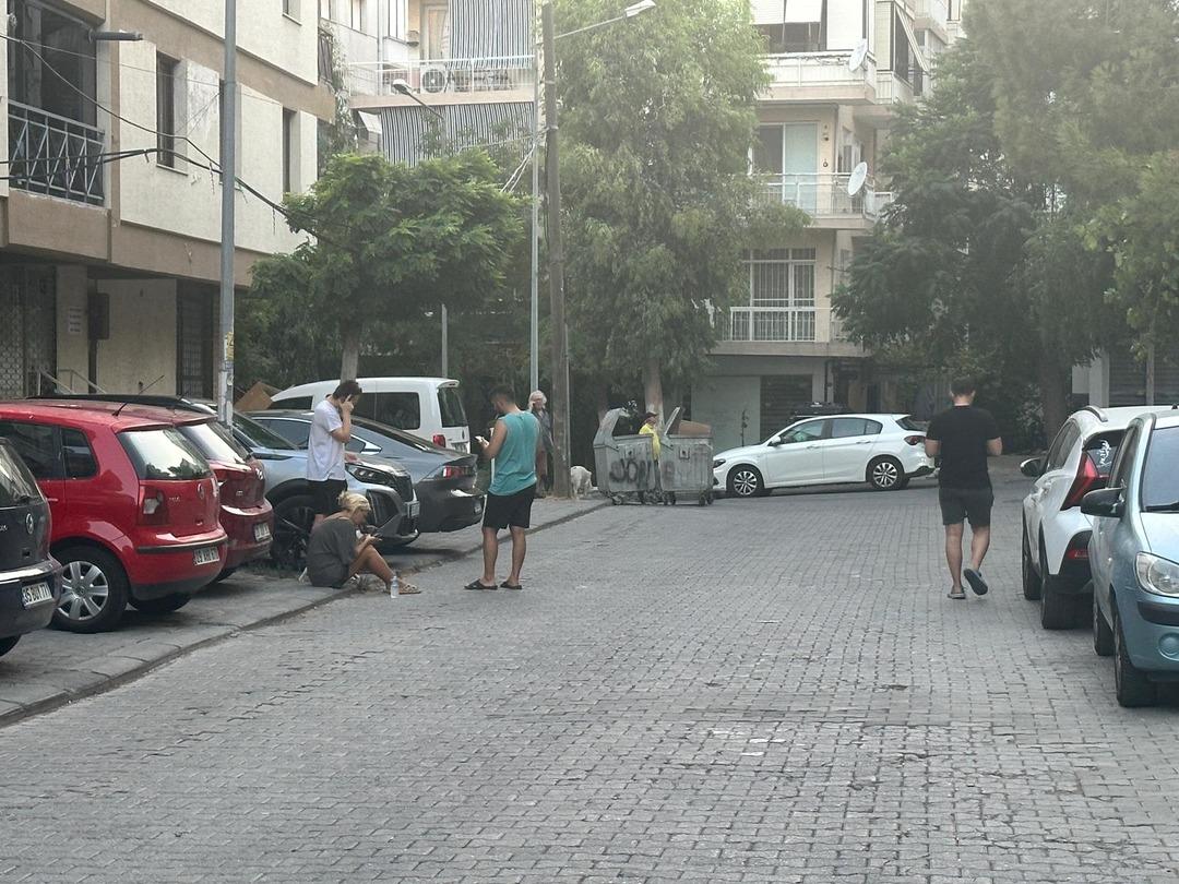 SON DAKİKA | Balıkesir de art arda depremler... 6.1 sallantı sonrası görüntüler geldi! Belediye Başkanı açıkladı: 1 kişi hayatını kaybetti 8