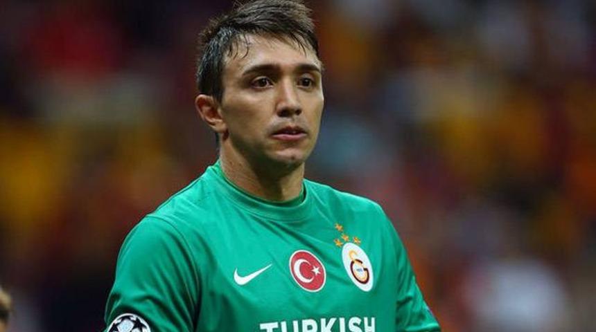 Galatasaray'da Muslera kul&uuml;beye