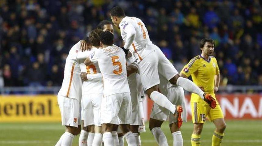 Hollanda &ndash; &Ccedil;ek Cumhuriyeti ma&ccedil;ı Bloomberg'ten canlı yayın ile izlenebilecek