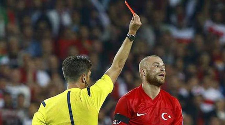G&ouml;khan T&ouml;re, kırmızı cezasını bu ma&ccedil;larda &ccedil;ekecek!