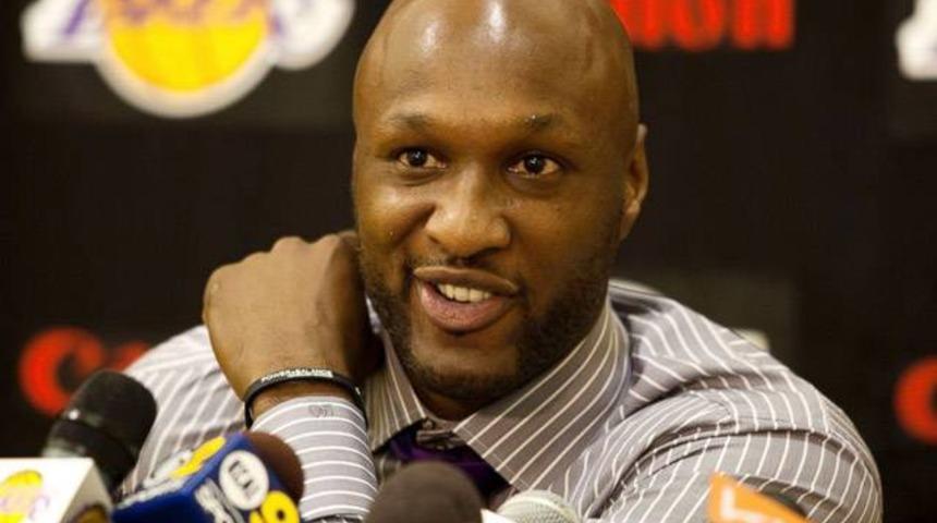 Genelevde bulunan Odom uyandı