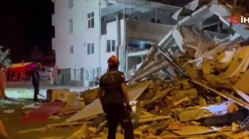 SON DAKİKA | Balıkesir'de yıkılan binanın sahibi ve müteahhit gözaltında