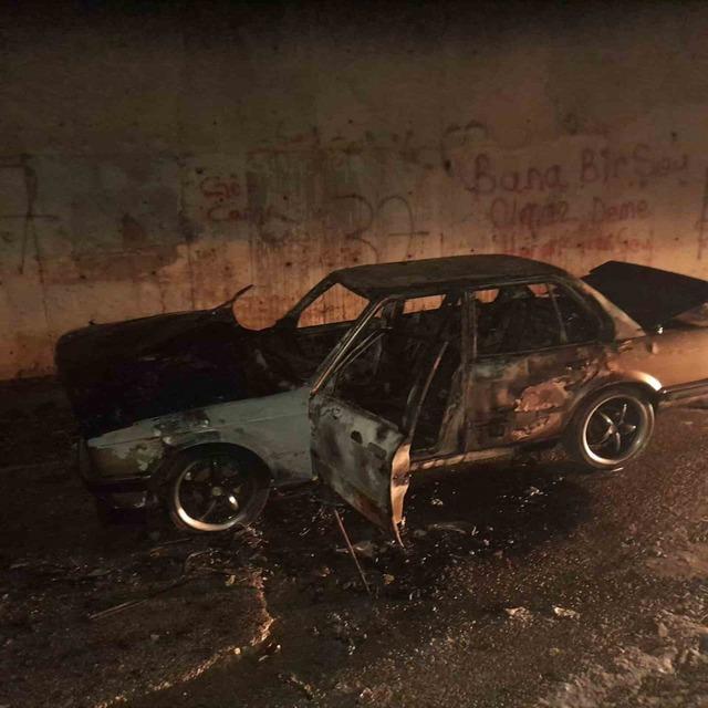 Kastamonu’da alevlere teslim olan forklift ve otomobil kullanılmaz hale geldi 1