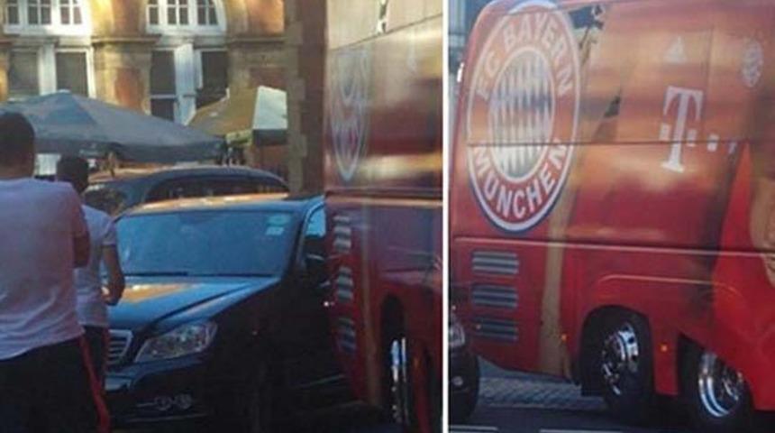 Bayern M&uuml;nih kafilesine kaza şoku