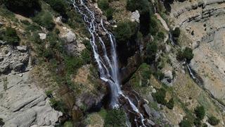 Antalya'nın kavurucu sıcaklarında Uçarsu Şelalesi serinlemek isteyenlerin adresi oldu