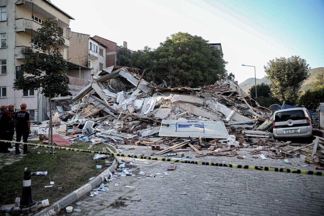 Balıkesir deki depremde yıkılan bina için korkunç iddia! Şimdi herkes aynı şeyi soruyor: Bu binalar riskli mi? 3