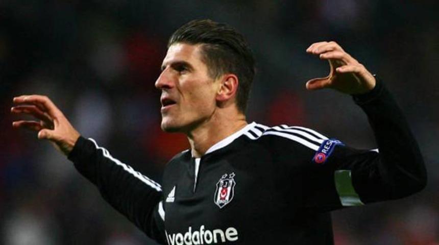 Gomez'den Okocha s&uuml;rprizi