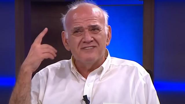 Ahmet Çakar'dan canlı yayında şampiyonluk için inanılmaz tahmin! 'Etek giyerim...'