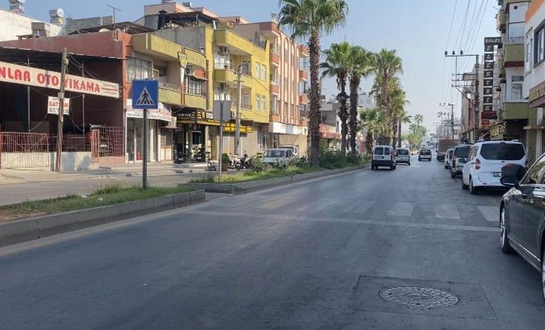 Mersin de feci kaza kamerada: Motosikletlinin çarptığı 2 çocuk yola savruldu! Annenin feryadı yürek burktu 4