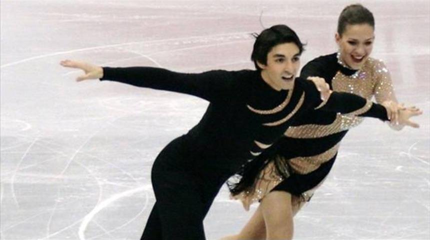 Buz dansında altın başarı