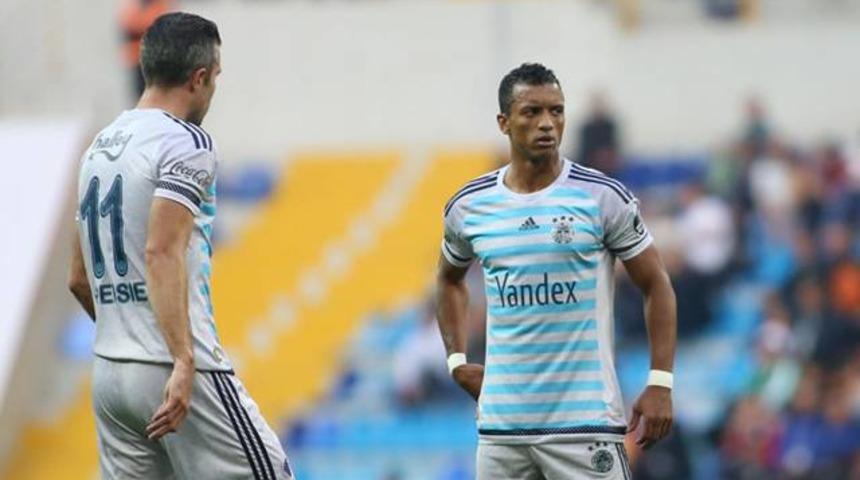 Manchester United'tan Van Persie ve Nani a&ccedil;ıklaması