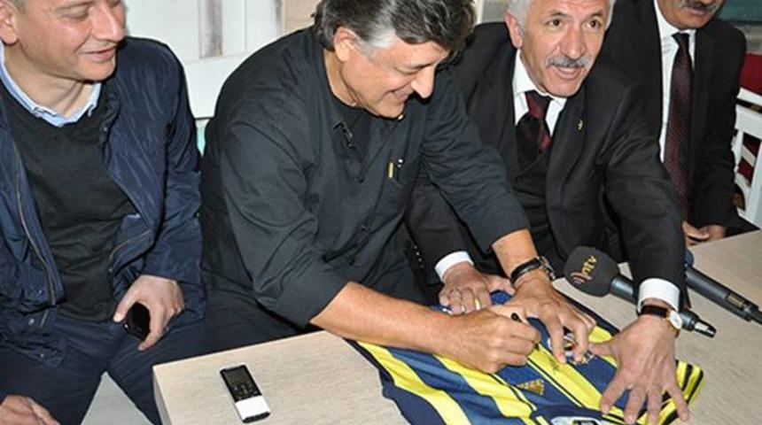 Vural Fenerbah&ccedil;e i&ccedil;in imzayı attı
