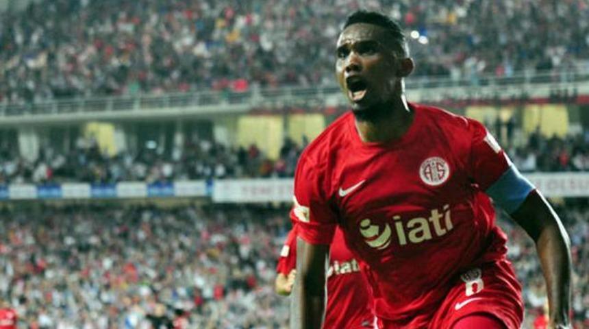 Eto'o g&ouml;nl&uuml;ndeki takımı a&ccedil;ıkladı