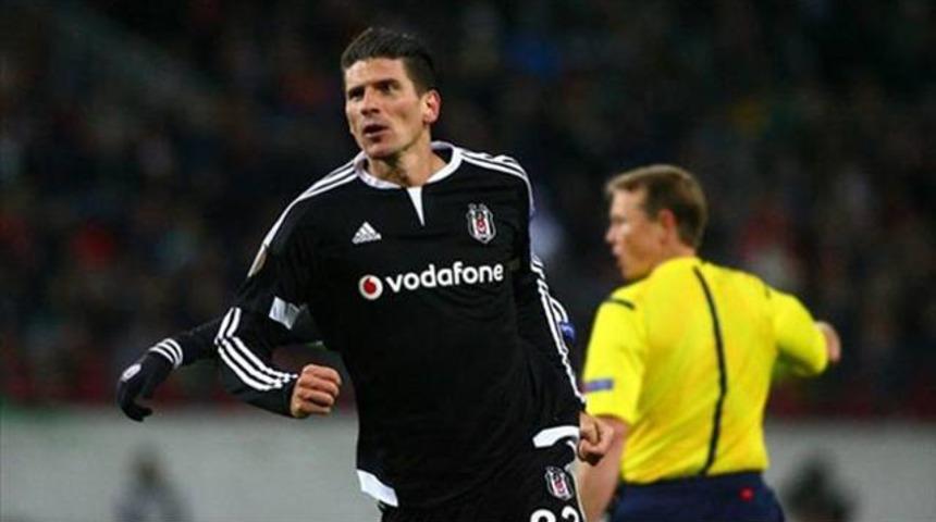Beşiktaş, Mario Gomez'in tapusunu &ccedil;oktan almış