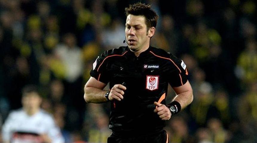 'Halı sahada bile y&ouml;netemez!'