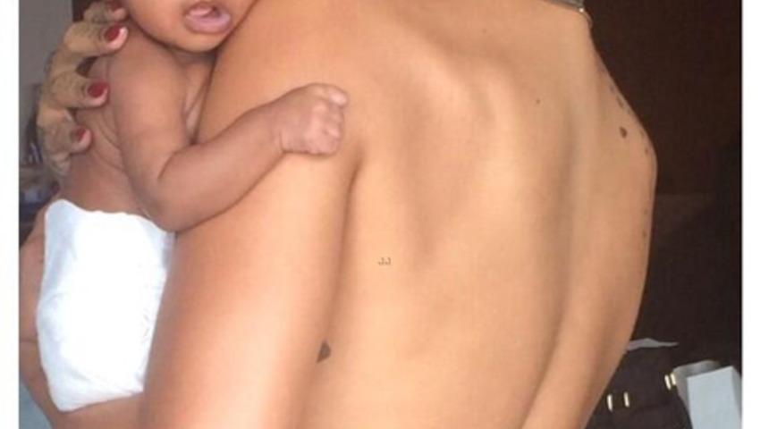 Rihanna yeğeninin fotoğrafını paylaştı