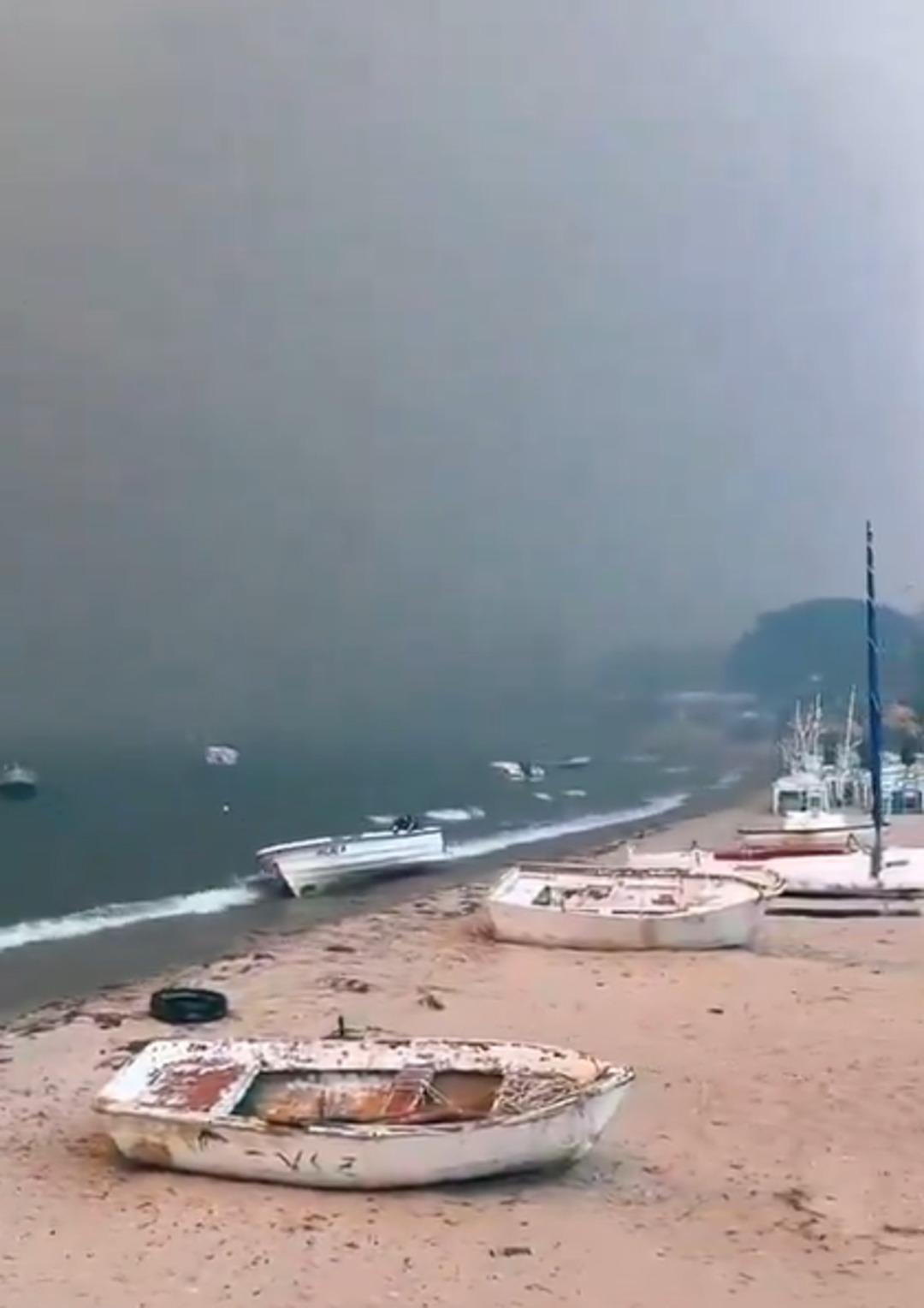 SON DAKİKA | Çanakkale de orman yangını! Alevler evlere ulaştı, arabalara sıçradı... Tahliyeler başladı 4