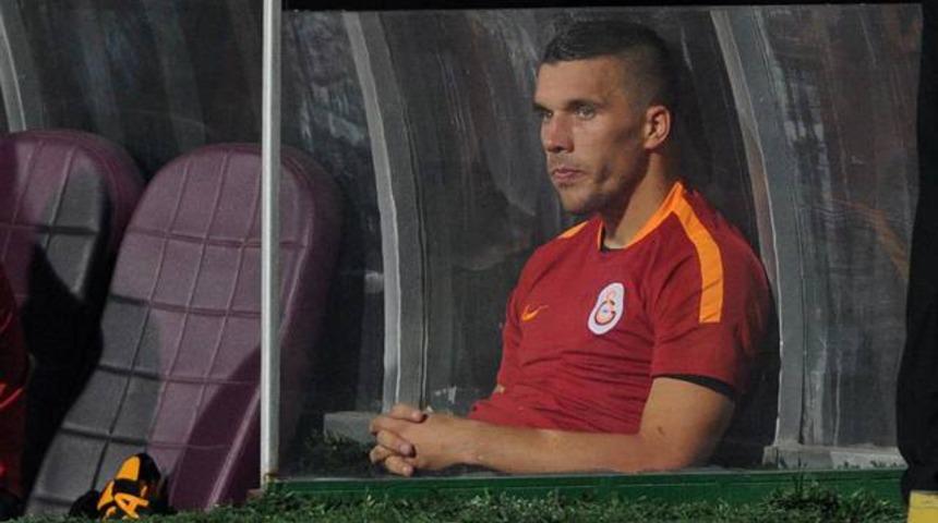 Podolski&rsquo;nin &lsquo;rest&rsquo; kumarı tuttu!