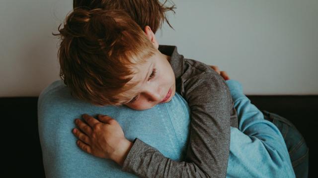Depremler en çok çocukları etkiliyor: Deprem sonrası çocuğunuzda bu belirtiler varsa dikkat! Uzmanlar uyarıyor...