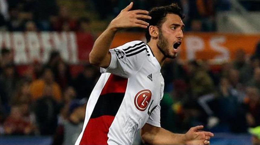 Hakan Çalhanoğlu'ndan Barcelona açıklaması