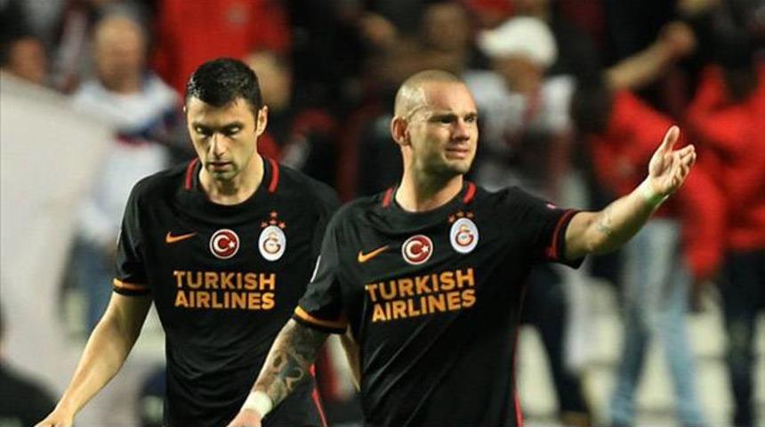 Fabregas'ın yerine Sneijder