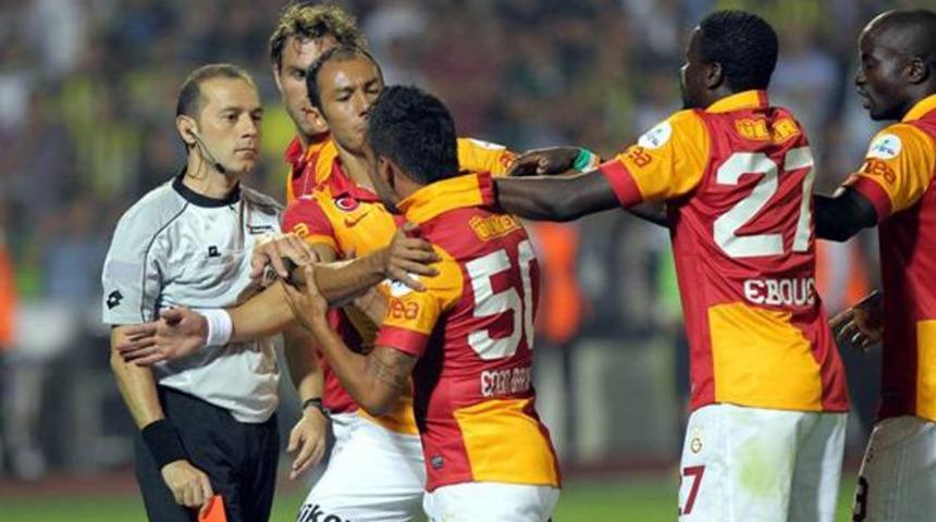 C&uuml;neyt &Ccedil;akır ve Engin Baytar'ın yolları kesişti