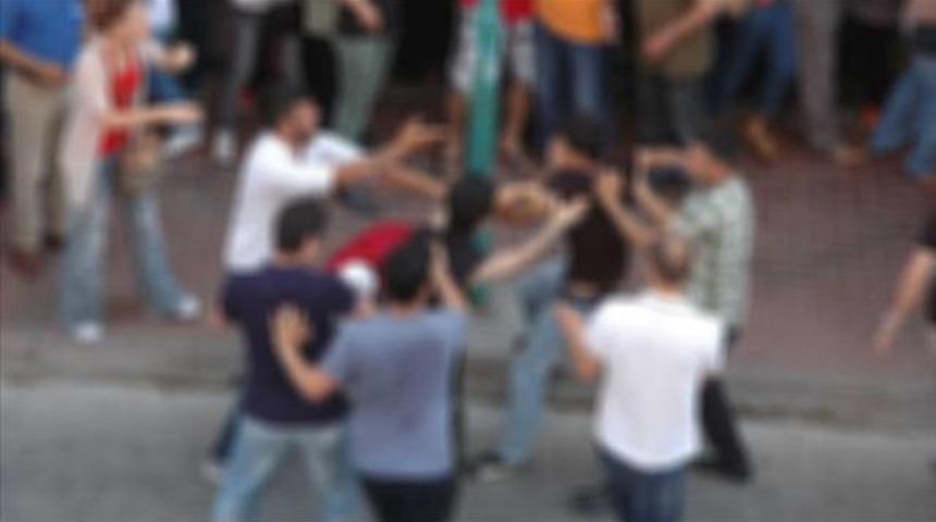 Beşiktaş - Lokomotiv ma&ccedil;ı &ouml;ncesi 1 taraftar bı&ccedil;aklandı