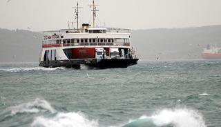 Fırtına alarmı! Feribot seferlerini iptal edildi