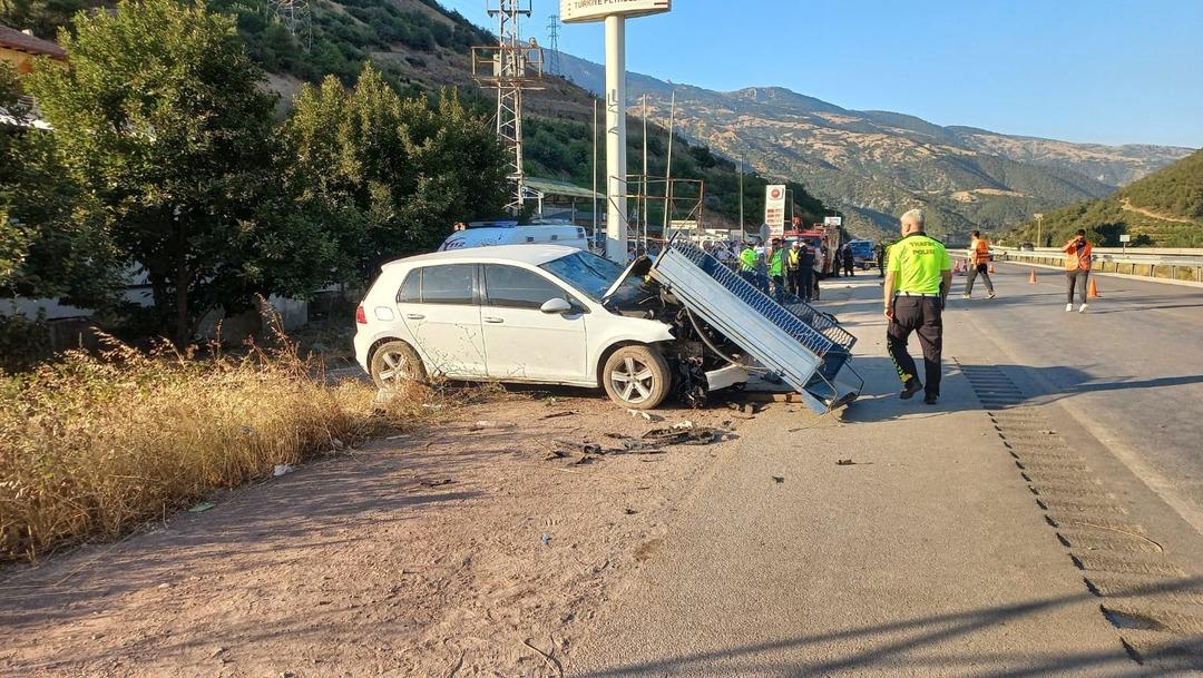 Acı olay! Anne, böbreğini verdiği oğluyla birlikte trafik kazasında hayatını kaybetti 2
