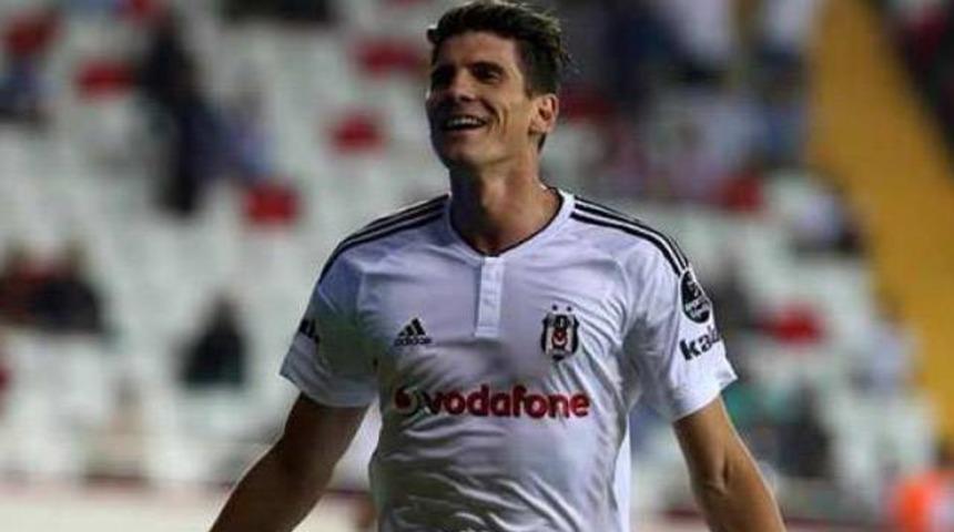 İngiltere basınında g&uuml;ndem Mario Gomez