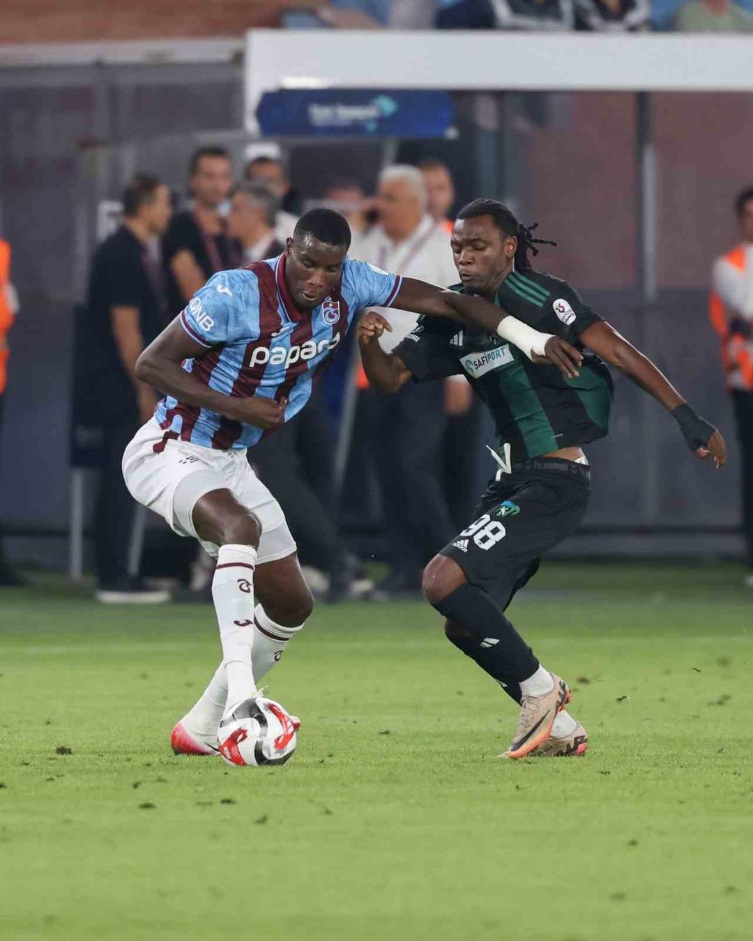 Trabzonspor yeni sezona golcüsü Onuachu ile galibiyetle başladı! Kocaelispor ilk maçında puan alamadı 3