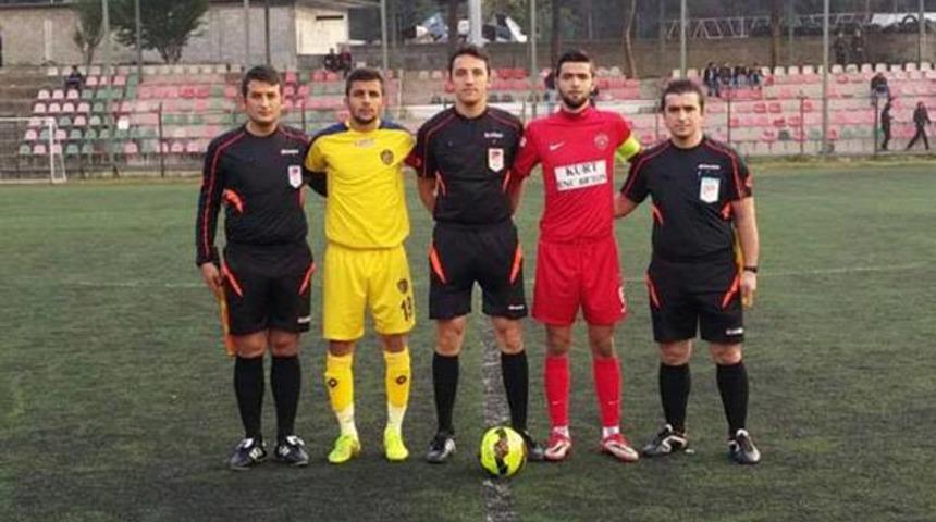 Hakem bir ma&ccedil;ta 20 futbolcuyu rapor etti