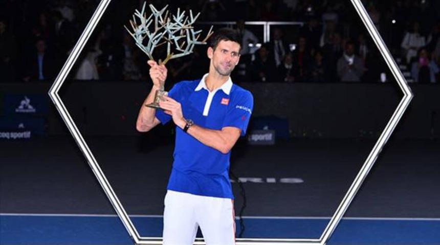 Djokovic tarihe ge&ccedil;ti