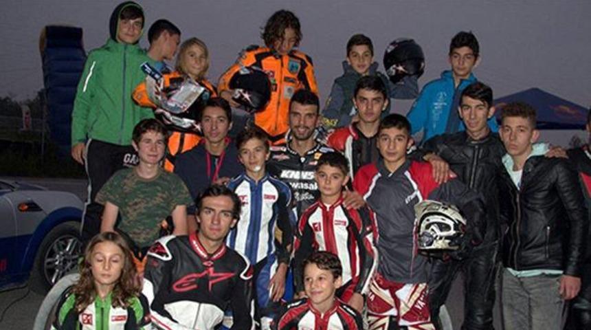 Kenan Sofuoğlu geleceğin şampiyonlarını yetiştiriyor!