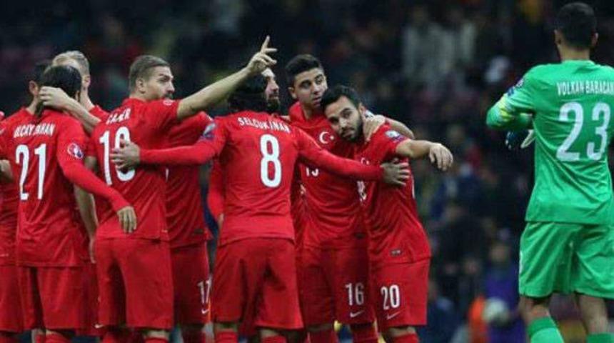 Milli Takım'da 3 isim kadrodan &ccedil;ıkarıldı